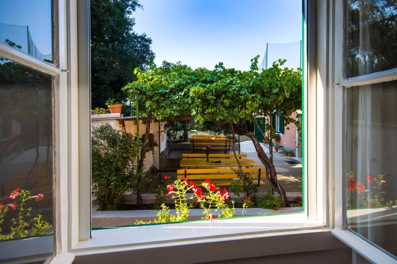 Apartments Odrina สปลิท ภายนอก รูปภาพ