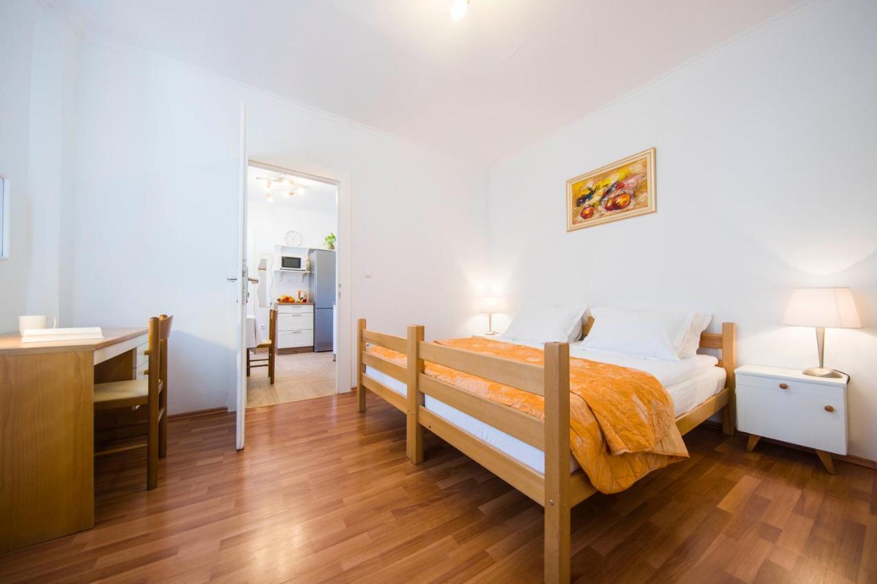 Apartments Odrina สปลิท ภายนอก รูปภาพ