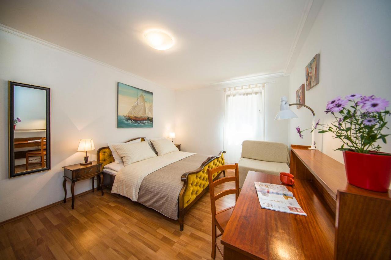 Apartments Odrina สปลิท ภายนอก รูปภาพ