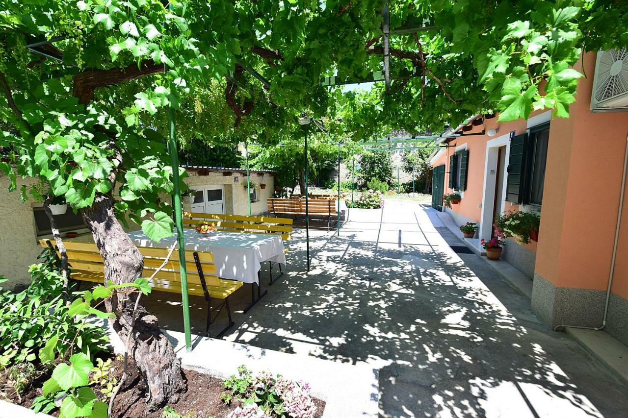 Apartments Odrina สปลิท ภายนอก รูปภาพ
